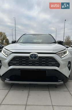 Позашляховик / Кросовер Toyota RAV4 2020 в Києві