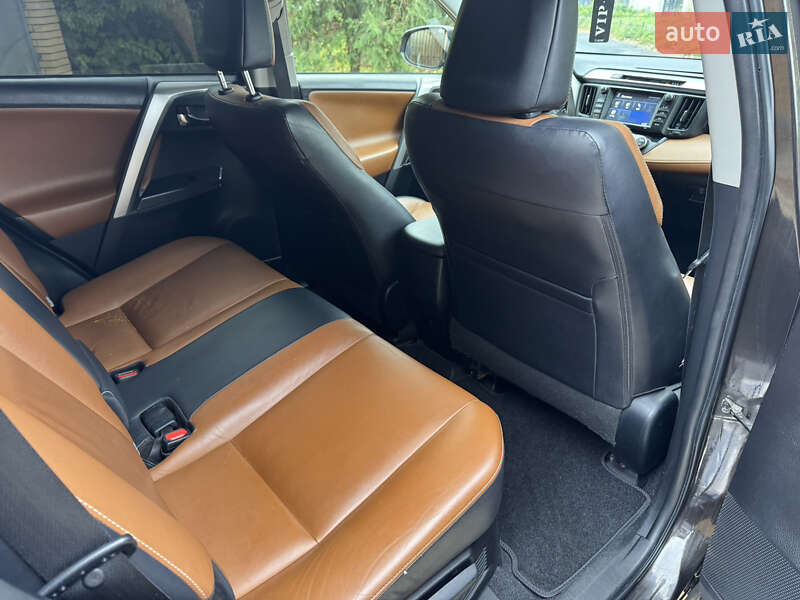 Позашляховик / Кросовер Toyota RAV4 2015 в Одесі