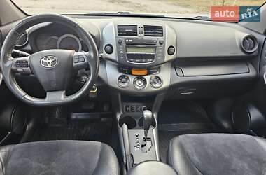 Внедорожник / Кроссовер Toyota RAV4 2010 в 