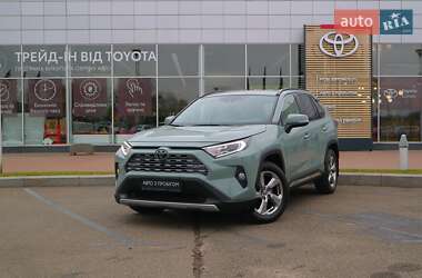 Внедорожник / Кроссовер Toyota RAV4 2020 в Киеве