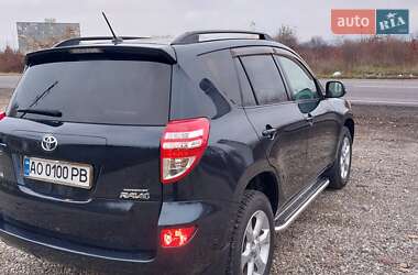 Внедорожник / Кроссовер Toyota RAV4 2012 в Хусте