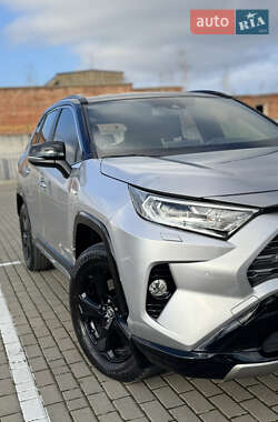 Внедорожник / Кроссовер Toyota RAV4 2020 в Тернополе