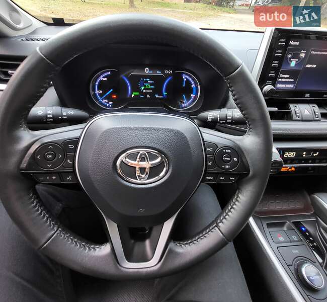 Внедорожник / Кроссовер Toyota RAV4 2021 в Чернигове