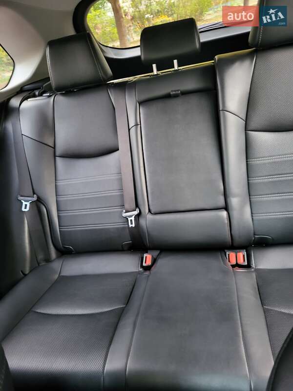 Внедорожник / Кроссовер Toyota RAV4 2021 в Чернигове