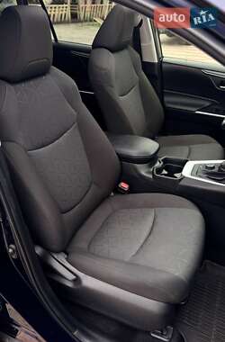 Внедорожник / Кроссовер Toyota RAV4 2021 в Умани