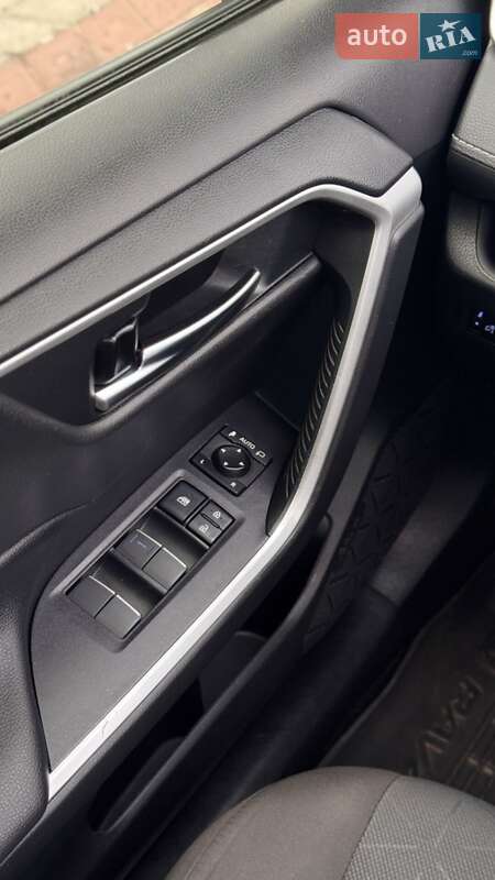 Внедорожник / Кроссовер Toyota RAV4 2021 в Умани фото 26 Внедорожник / Кроссовер Toyota RAV4 2021 в Умани