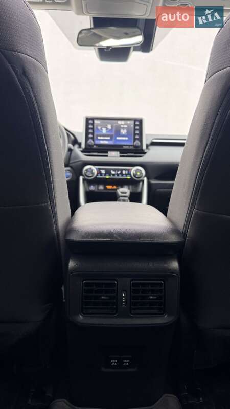 Внедорожник / Кроссовер Toyota RAV4 2021 в Умани фото 30 Внедорожник / Кроссовер Toyota RAV4 2021 в Умани