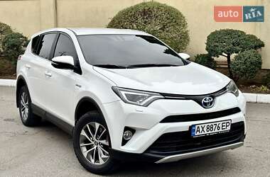 Позашляховик / Кросовер Toyota RAV4 2017 в Харкові