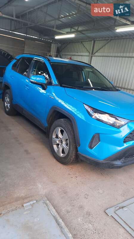 Внедорожник / Кроссовер Toyota RAV4 2021 в Черноморске