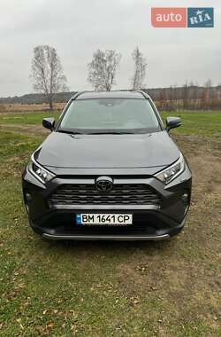 Внедорожник / Кроссовер Toyota RAV4 2020 в Глухове