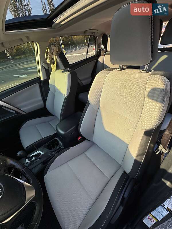 Позашляховик / Кросовер Toyota RAV4 2016 в Львові