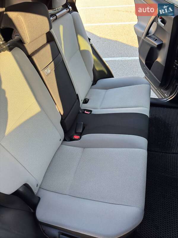 Позашляховик / Кросовер Toyota RAV4 2016 в Львові