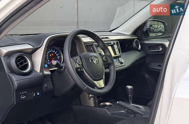 Внедорожник / Кроссовер Toyota RAV4 2013 в 