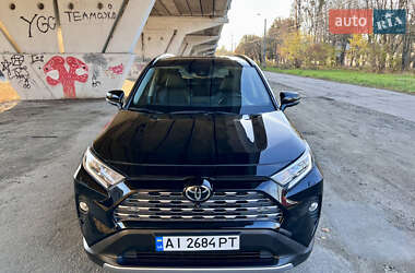 Внедорожник / Кроссовер Toyota RAV4 2021 в Киеве