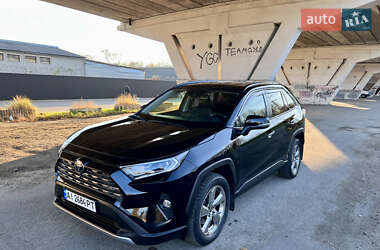 Внедорожник / Кроссовер Toyota RAV4 2021 в Киеве