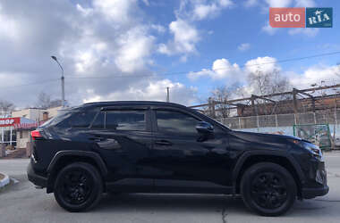 Позашляховик / Кросовер Toyota RAV4 2021 в Дніпрі