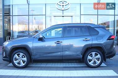 Внедорожник / Кроссовер Toyota RAV4 2020 в Киеве