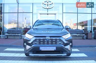 Внедорожник / Кроссовер Toyota RAV4 2020 в Киеве