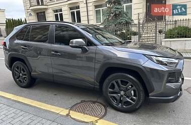 Внедорожник / Кроссовер Toyota RAV4 2024 в Киеве