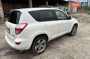 Внедорожник / Кроссовер Toyota RAV4 2010 в Костополе