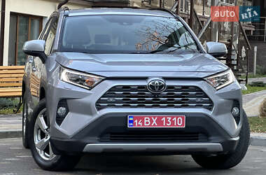 Внедорожник / Кроссовер Toyota RAV4 2018 в Дрогобыче