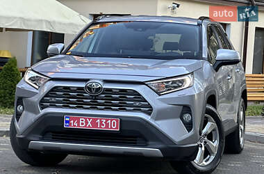 Внедорожник / Кроссовер Toyota RAV4 2018 в Дрогобыче