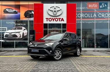 Внедорожник / Кроссовер Toyota RAV4 2017 в Ивано-Франковске