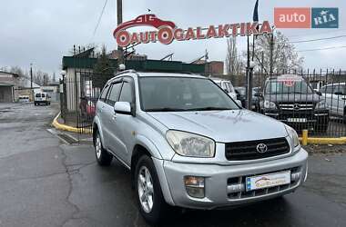 Позашляховик / Кросовер Toyota RAV4 2002 в 