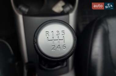 Позашляховик / Кросовер Toyota RAV4 2006 в 