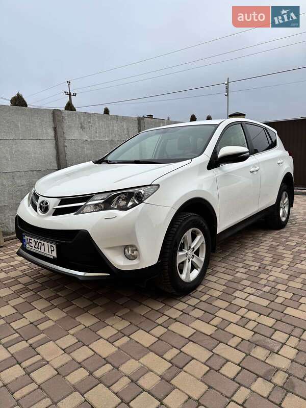 Позашляховик / Кросовер Toyota RAV4 2014 в Дніпрі