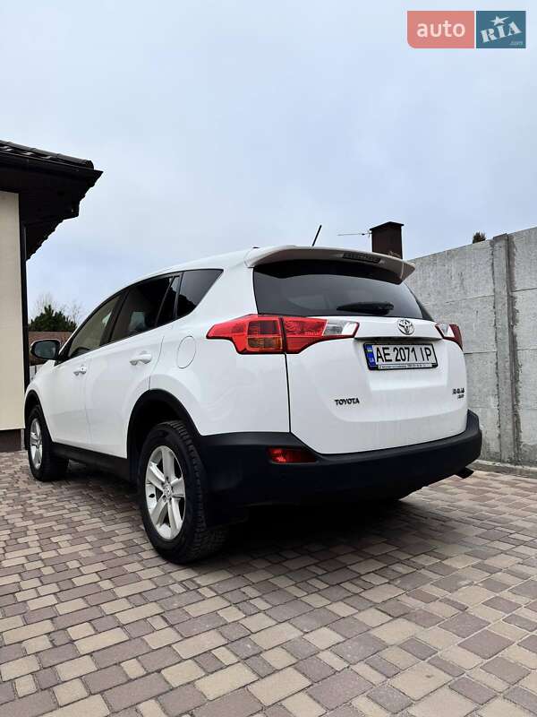 Позашляховик / Кросовер Toyota RAV4 2014 в Дніпрі