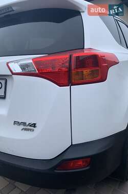 Внедорожник / Кроссовер Toyota RAV4 2014 в Днепре