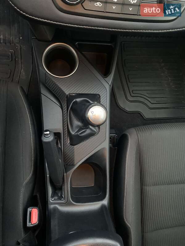 Позашляховик / Кросовер Toyota RAV4 2014 в Дніпрі