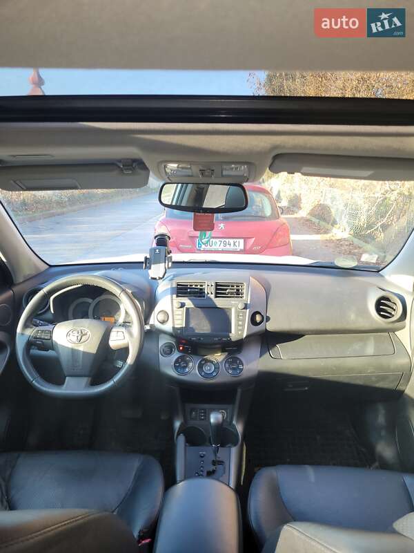Позашляховик / Кросовер Toyota RAV4 2011 в Києві