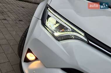 Позашляховик / Кросовер Toyota RAV4 2018 в Києві