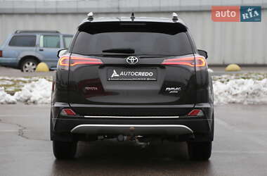 Внедорожник / Кроссовер Toyota RAV4 2016 в Киеве