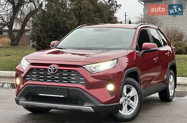 Позашляховик / Кросовер Toyota RAV4 2019 в Кам'янському