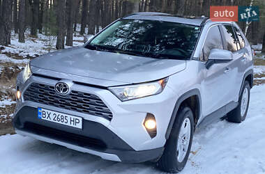 Позашляховик / Кросовер Toyota RAV4 2019 в Рівному