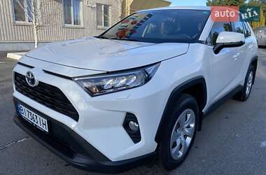 Позашляховик / Кросовер Toyota RAV4 2019 в Полтаві