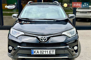 Позашляховик / Кросовер Toyota RAV4 2016 в Києві