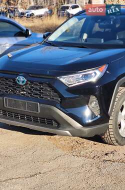 Внедорожник / Кроссовер Toyota RAV4 2020 в Кропивницком