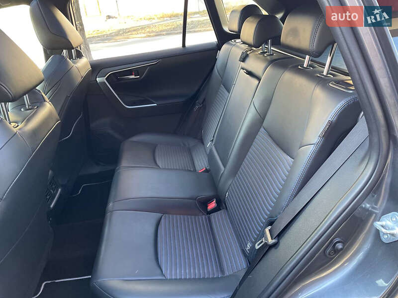 Позашляховик / Кросовер Toyota RAV4 2020 в Києві