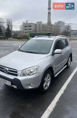 Внедорожник / Кроссовер Toyota RAV4 2006 в Черкассах