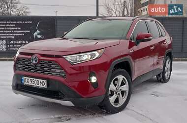 Внедорожник / Кроссовер Toyota RAV4 2019 в Харькове