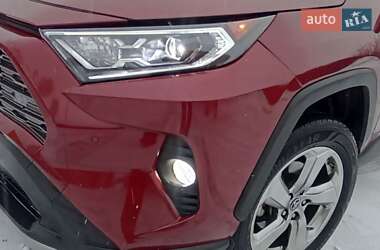 Позашляховик / Кросовер Toyota RAV4 2019 в Харкові