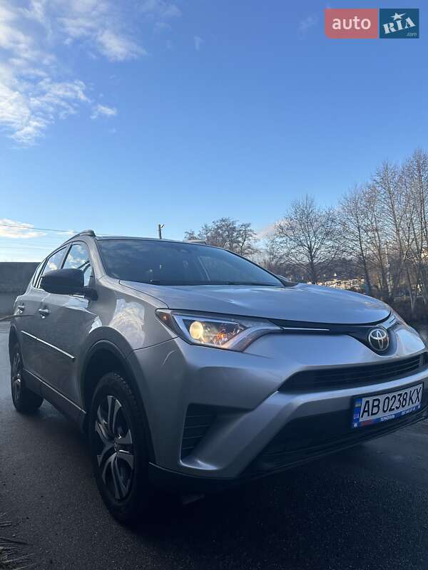 Позашляховик / Кросовер Toyota RAV4 2017 в Вінниці