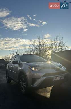 Внедорожник / Кроссовер Toyota RAV4 2017 в Виннице