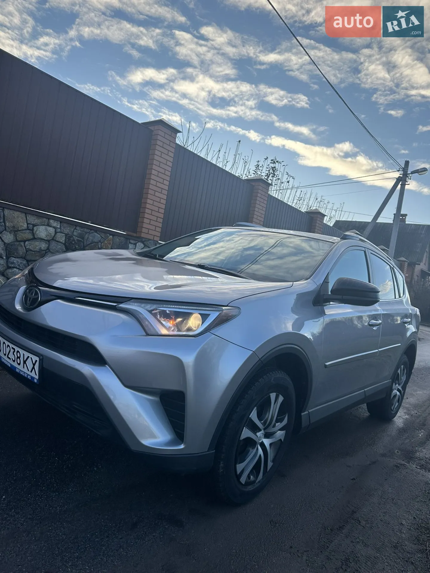 2017 Toyota RAV 4 - мініатюра 14