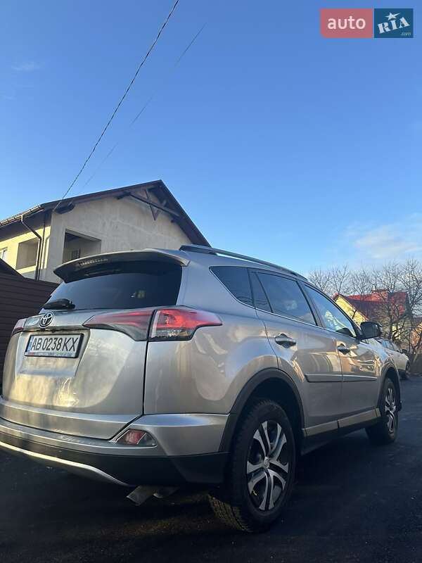 Позашляховик / Кросовер Toyota RAV4 2017 в Вінниці