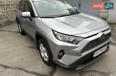 Позашляховик / Кросовер Toyota RAV4 2021 в Києві